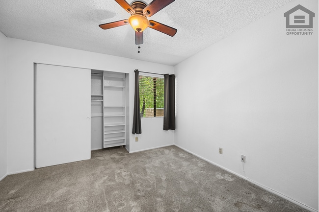 Building Photo - 2Bed/2Bath Condo at Thunderbird Rd/59th Ave! Ready for Immediate Move-In!