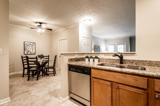 Building Photo - 6556 Reserve Dr