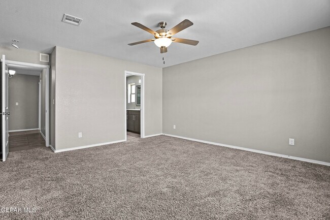 Building Photo - 772 Lemington St