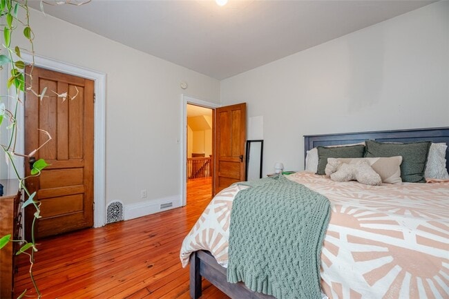 Building Photo - 7 Arlington St