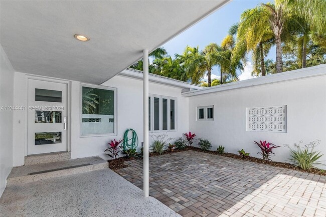 Building Photo - 680 NE 57th St