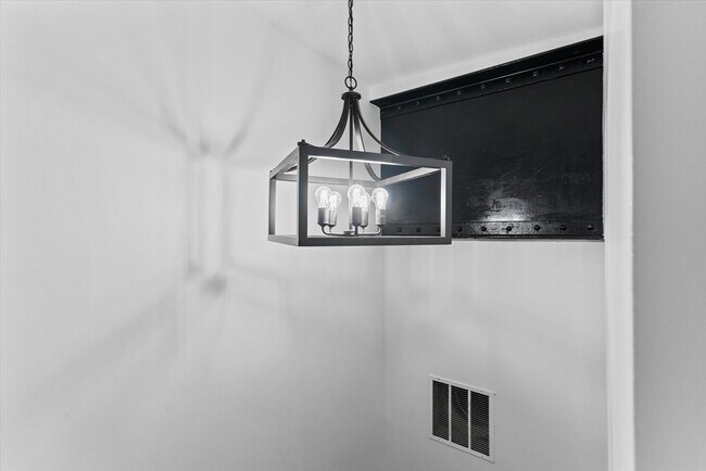 Building Photo - 280 Essex St