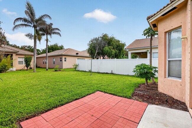 Building Photo - 5614 Sunberry Cir
