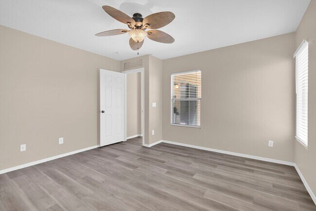 Building Photo - 17161 W Port Royale Ln