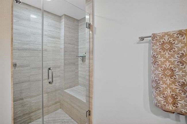 Building Photo - 101 S Fort Lauderdale Beach Blvd