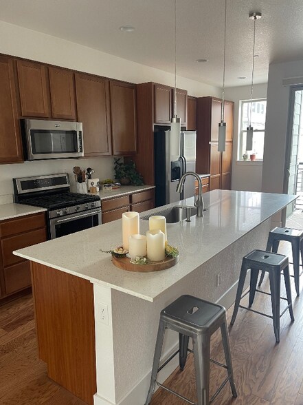Building Photo - 405 Promenade Dr