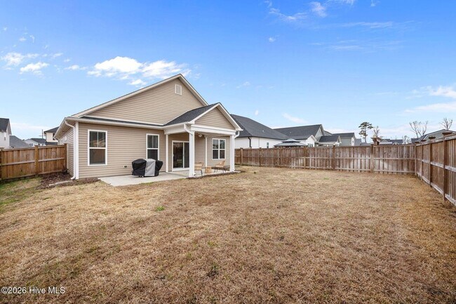 Building Photo - 3 Bed 2 Bath Unfurnished Single Family Home