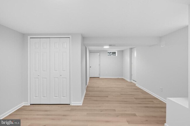 Building Photo - 210 Lastner Ln