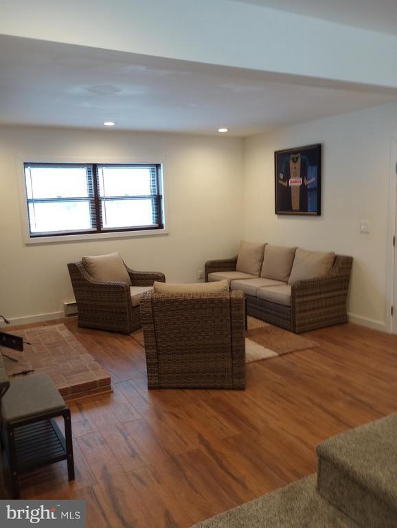 Building Photo - 276 Paxinos Dr