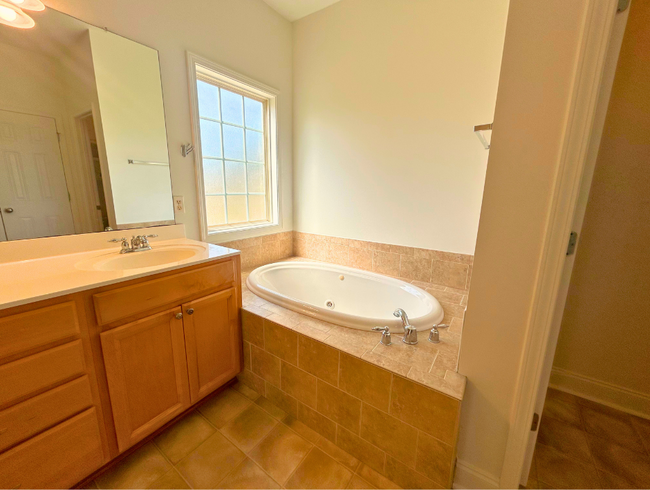 Building Photo - 1602 Hucknall Pl