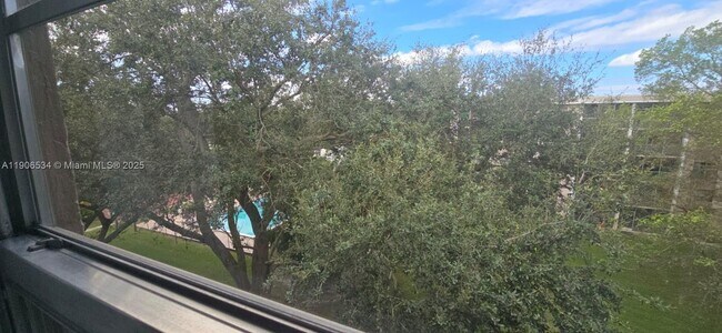 Building Photo - 1200 NW 87th Ave