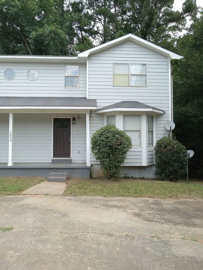 Building Photo - 1606 Kirkland Rd
