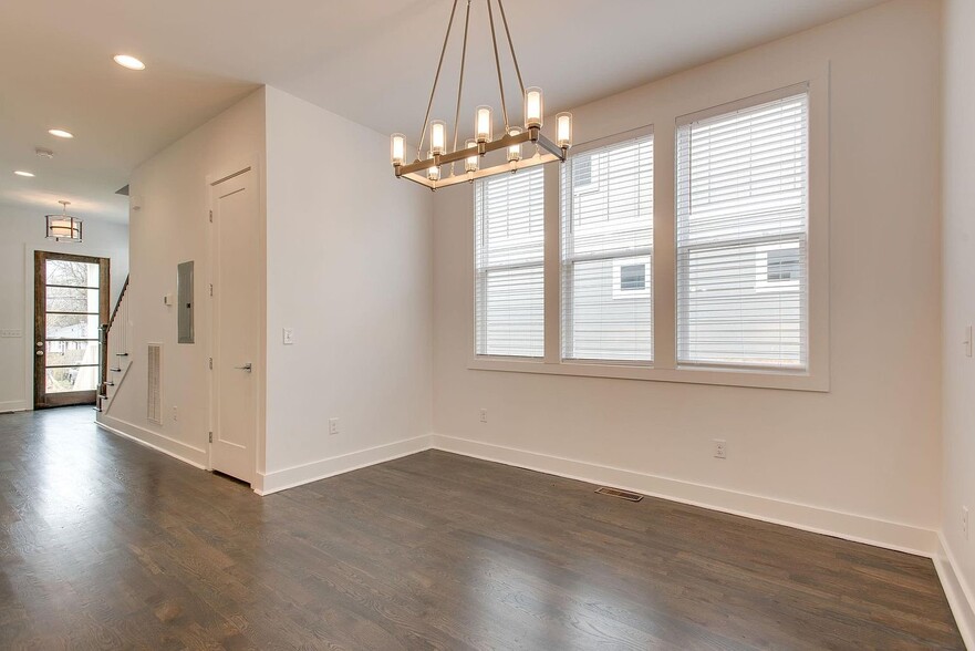 Building Photo - 1616 12th Ave N