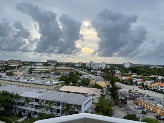 Building Photo - 2150 Sans Souci Blvd