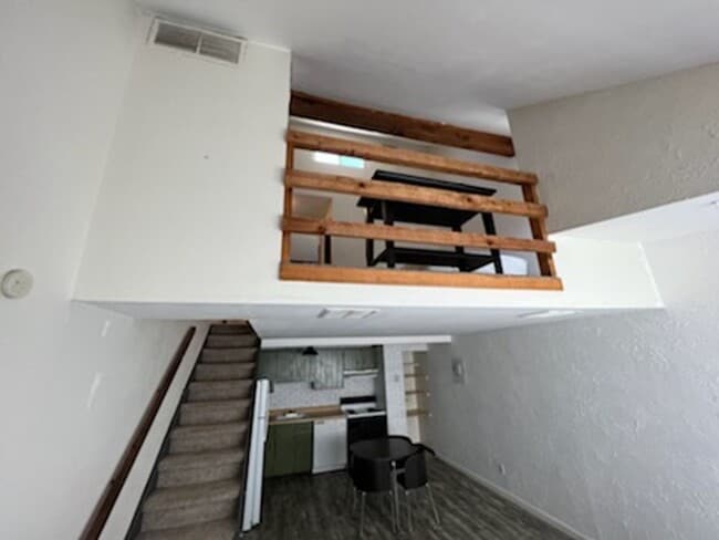 Building Photo - 351 S Estes St