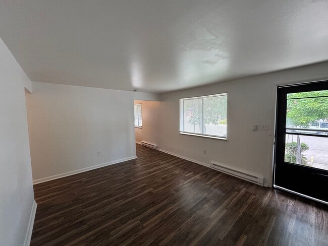 Building Photo - 1402 Hoyt St