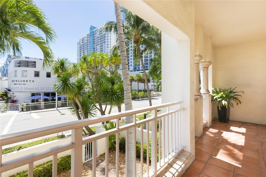 Building Photo - 1415 Sunset Harbour Dr