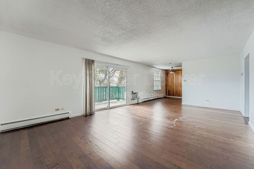 Building Photo - 2120 S Vaughn Way