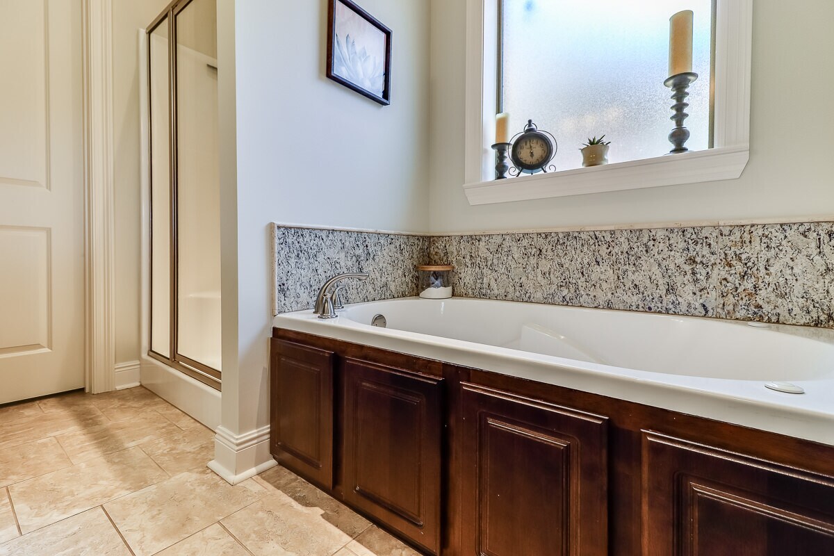Building Photo - 222 Crenshaw Dr