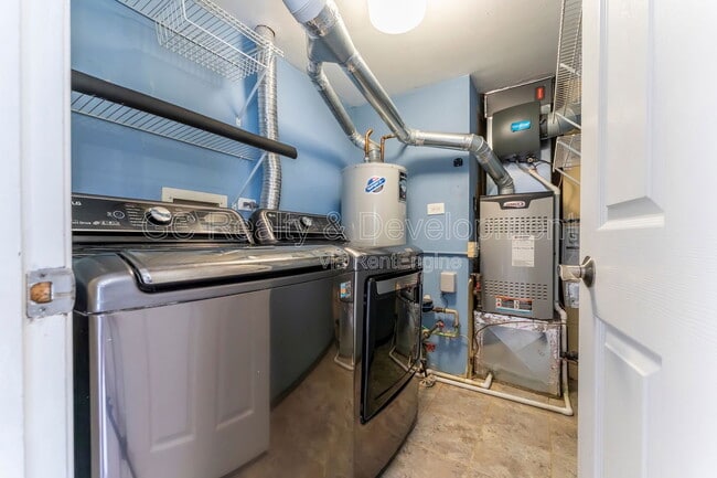 Building Photo - 1490 Brookside Dr