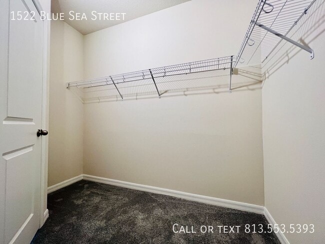 Building Photo - 1522 Blue Sea St