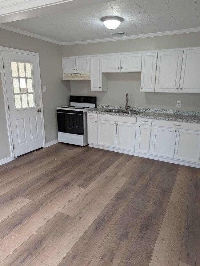 Building Photo - 2109 8th St