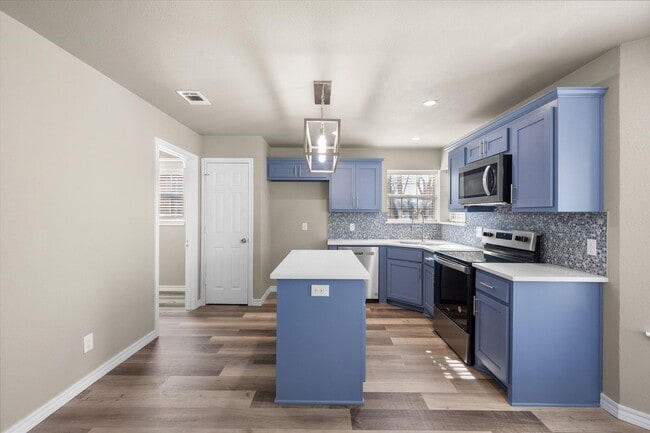 Building Photo - Newly Renovated Midlothian 4 bedroom