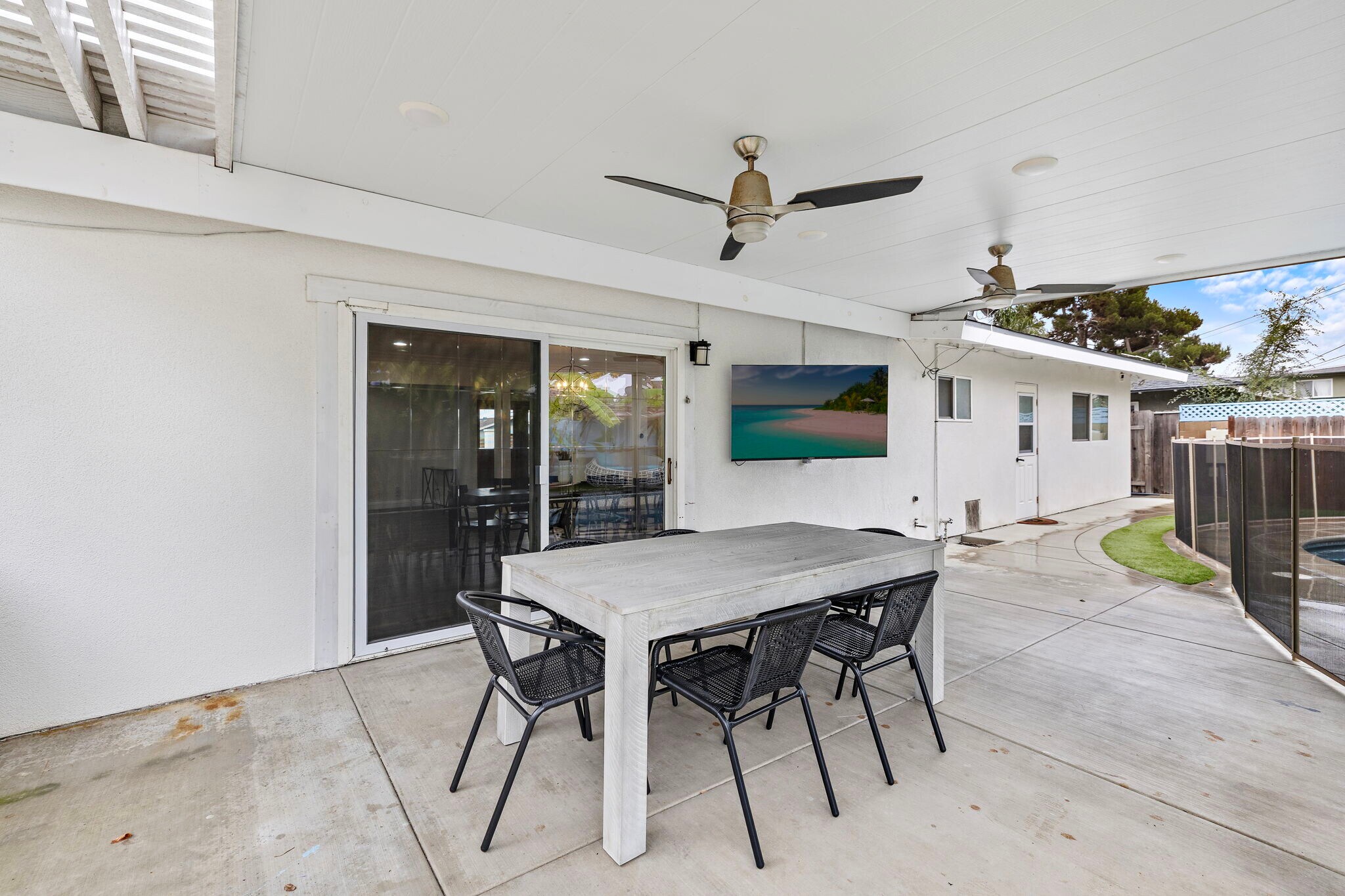 Building Photo - 1581 Baker St