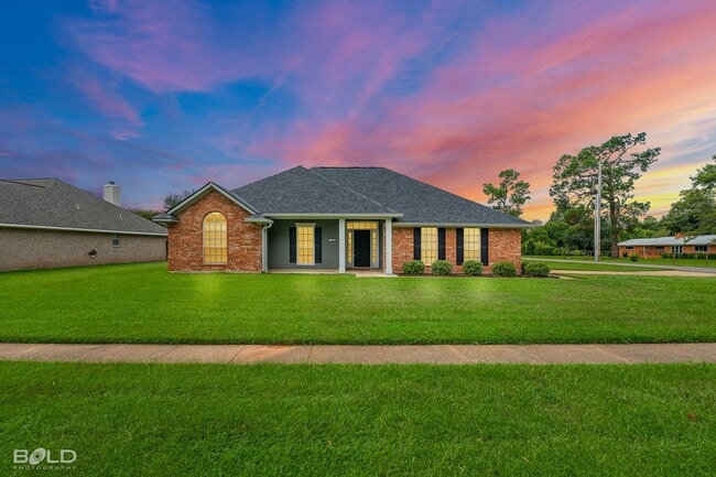 Building Photo - Check Out this 3 bed 2 bath in Bossier!!