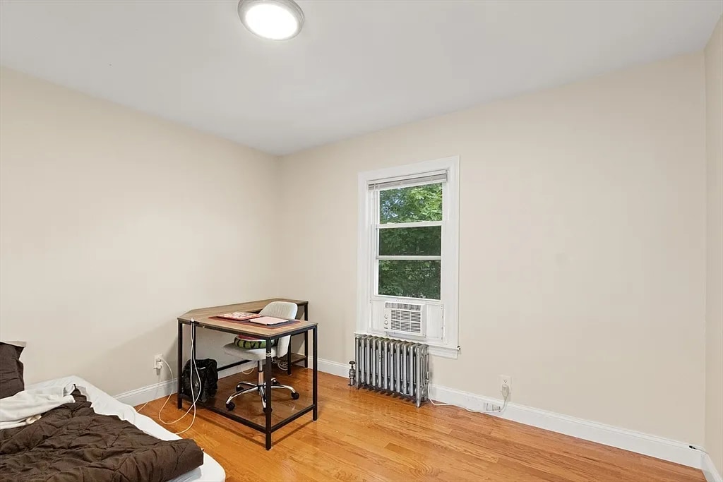 Building Photo - 34 Clinton St