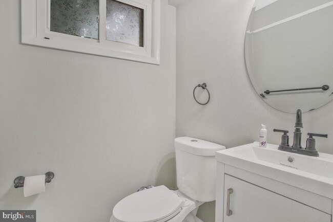 Building Photo - 509 Denham Rd