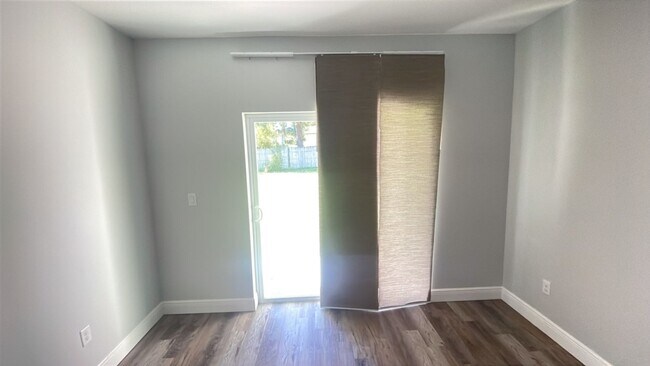 Building Photo - 1581 S Montgomery St