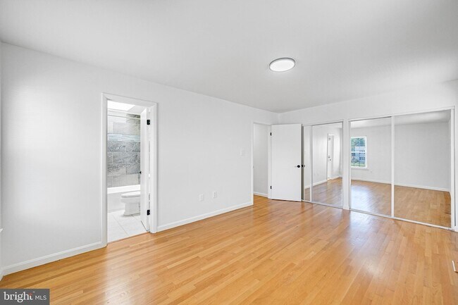 Building Photo - 17515 Sabrina Terrace