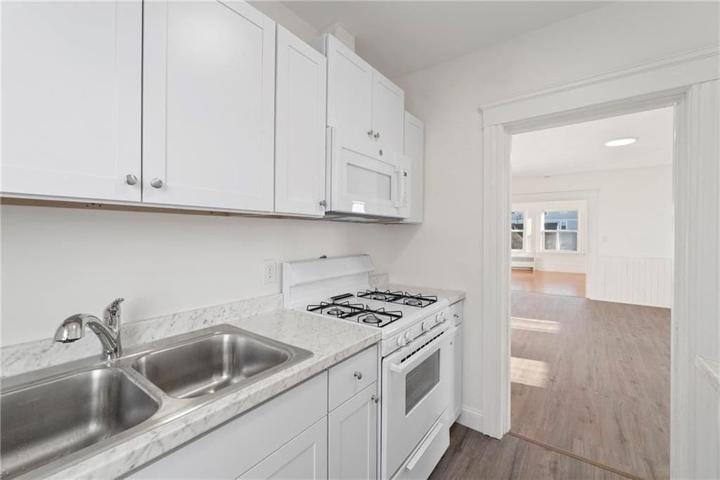 Building Photo - 19 Vale St