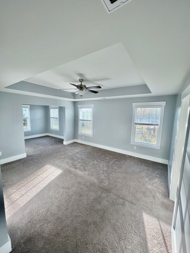 Building Photo - Prestigious 4 Bedroom Home on the Crystal ...