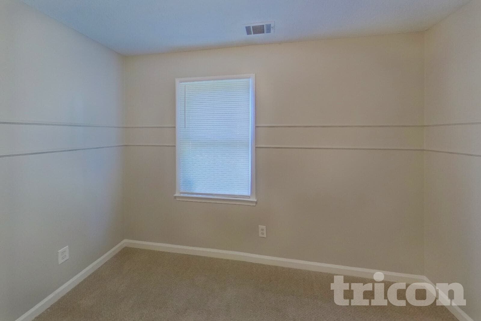 Building Photo - 909 Dogwood Ln