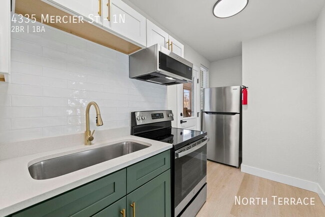 Building Photo - 4335 Mercier St