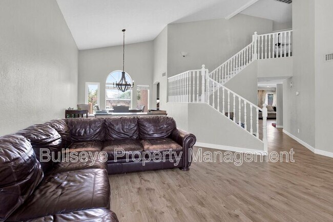 Building Photo - 809 S Lagoon Dr