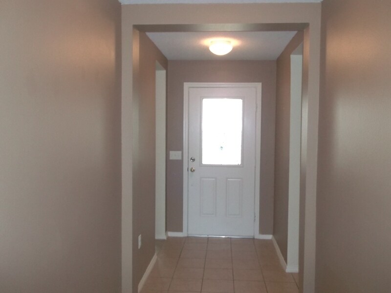 Building Photo - 1745 Strathmore Cir