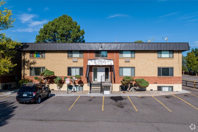 Exterior - Chatfield Lake Apts.