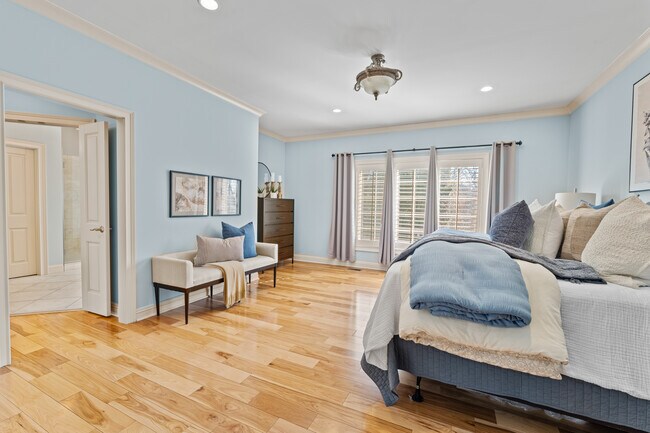 Building Photo - 12932 Sunset Bluff Ct