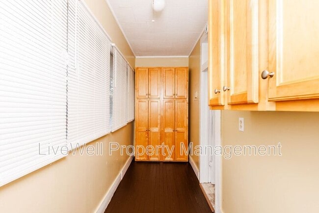 Building Photo - 304 12th St SW