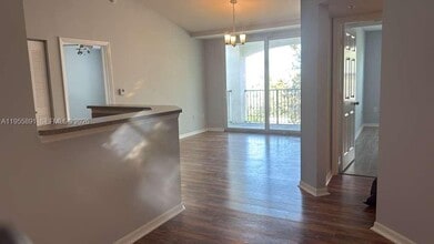 Building Photo - 222 Villa Cir