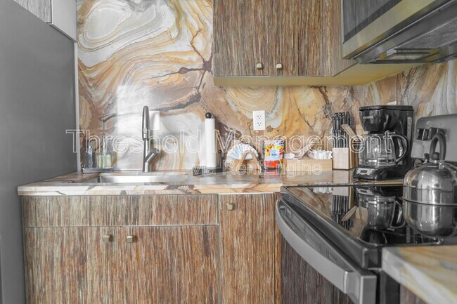 Building Photo - 820 Ocean Dr