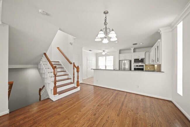 Building Photo - 1509 Roy St