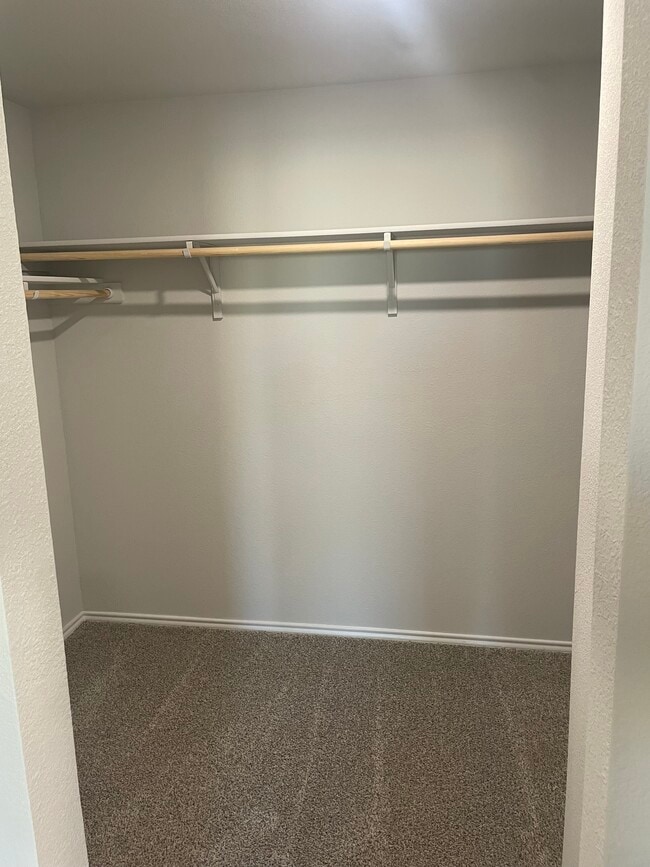 Building Photo - 1009 Cedar Trail