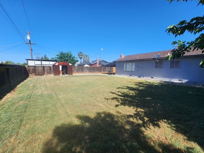 Building Photo - Beautiful Remodled, 3 Bedroom Home!