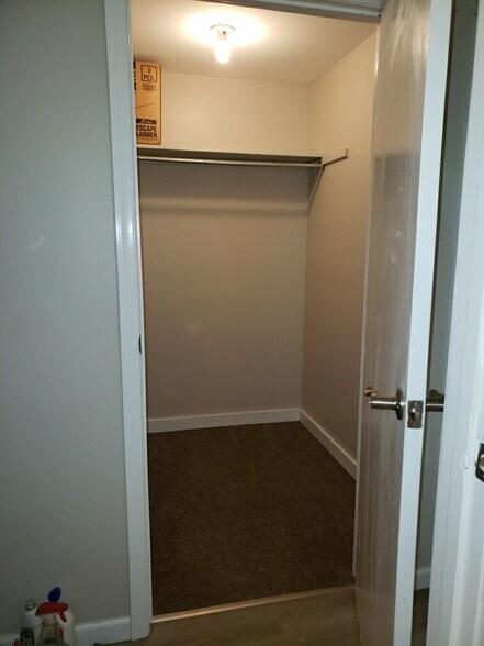 Building Photo - 107 W Biddle St