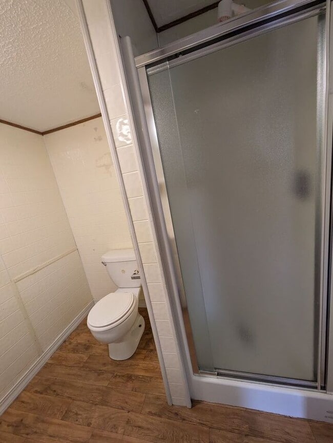 Building Photo - 1BD/2BA Single Family Home in Hickory!