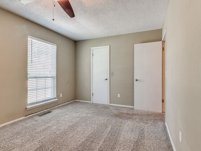 Building Photo - Fair Hill Duplex